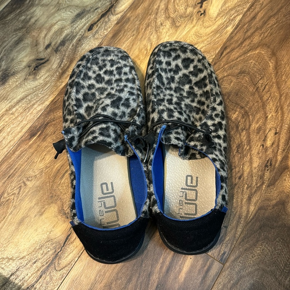 Hey dude womens size 11